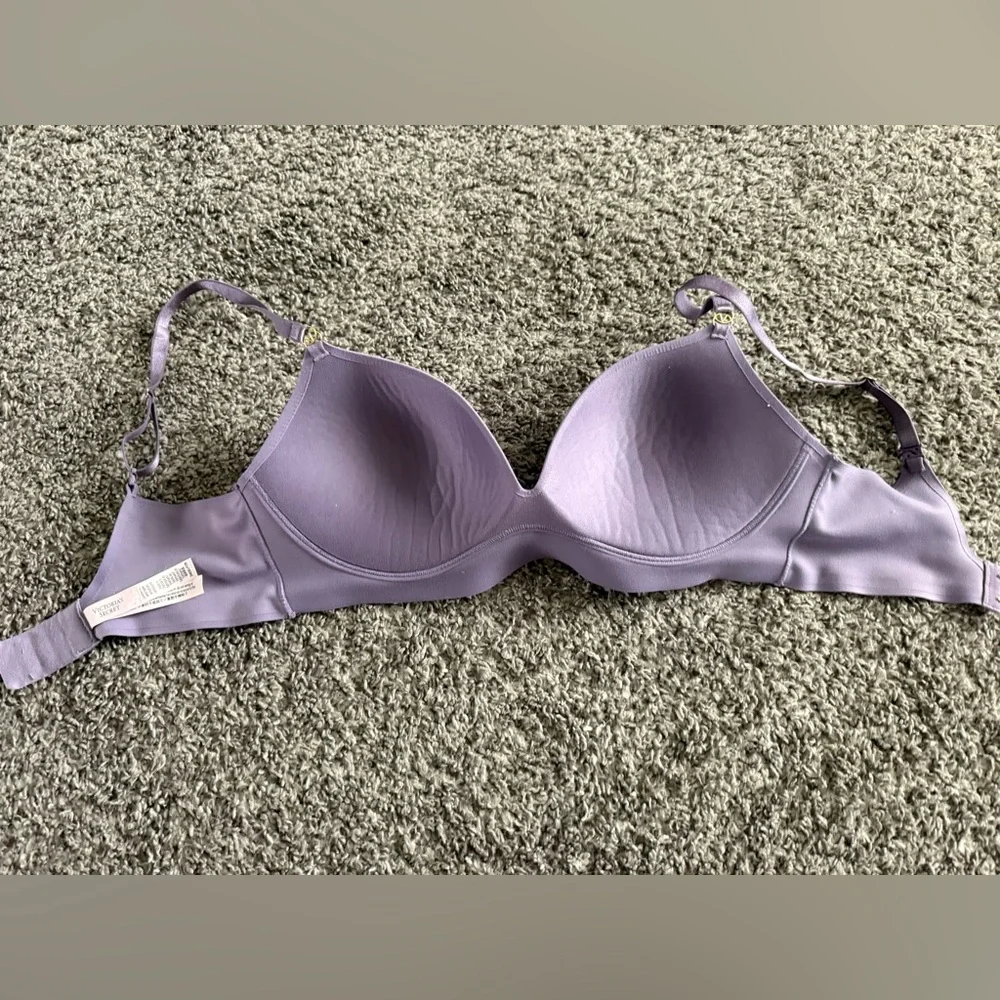 Victoria's Secret 💜Wireless Push Up Light Purple Bra EUC - Picture 4 of 5